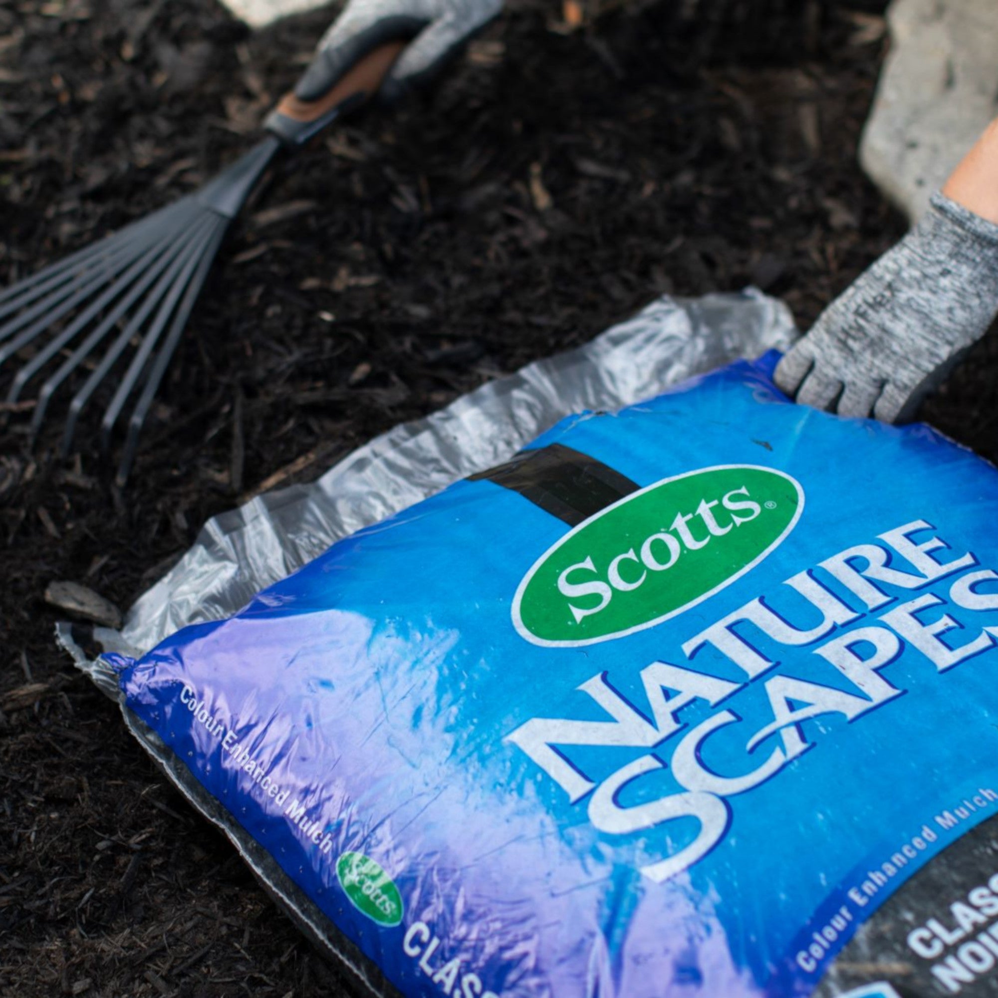 Scotts Nature Scapes Classic Black Mulch, 42.5L Giant Tiger