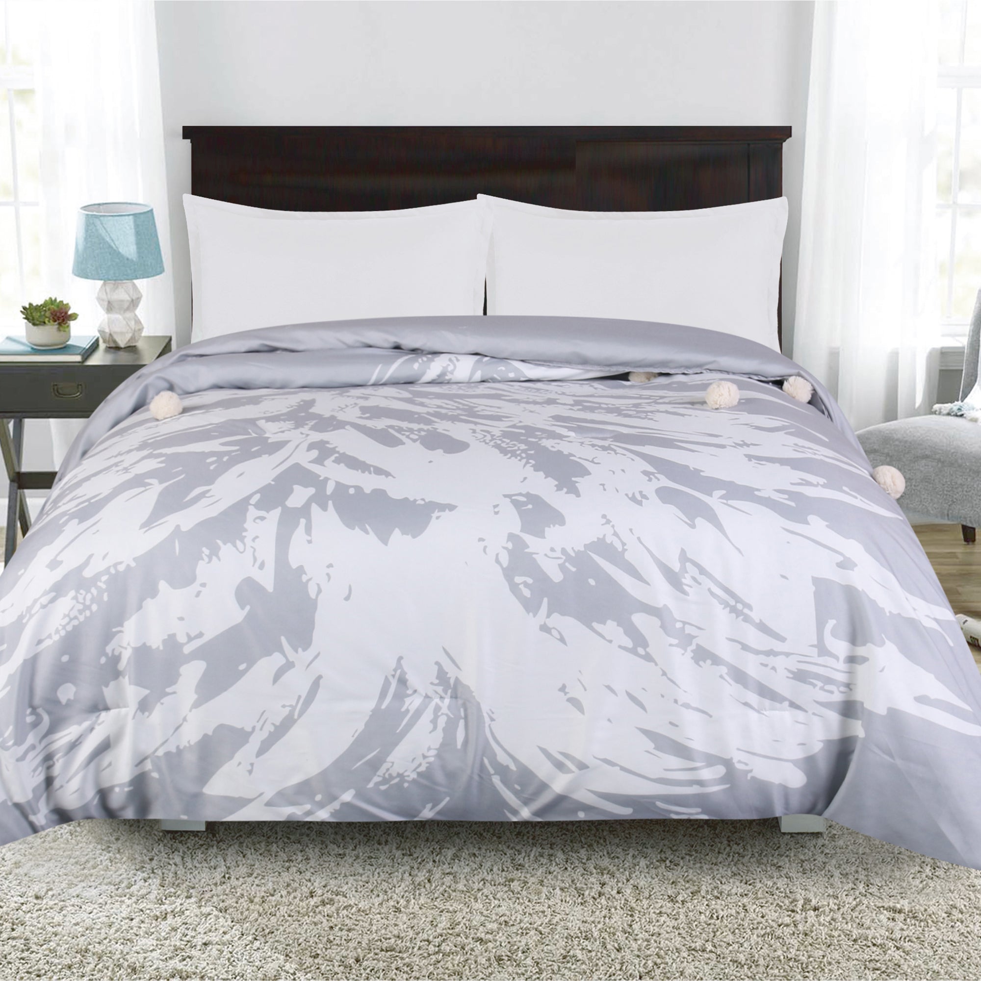 Double/Queen Reversible Pom Pom Comforter Giant Tiger