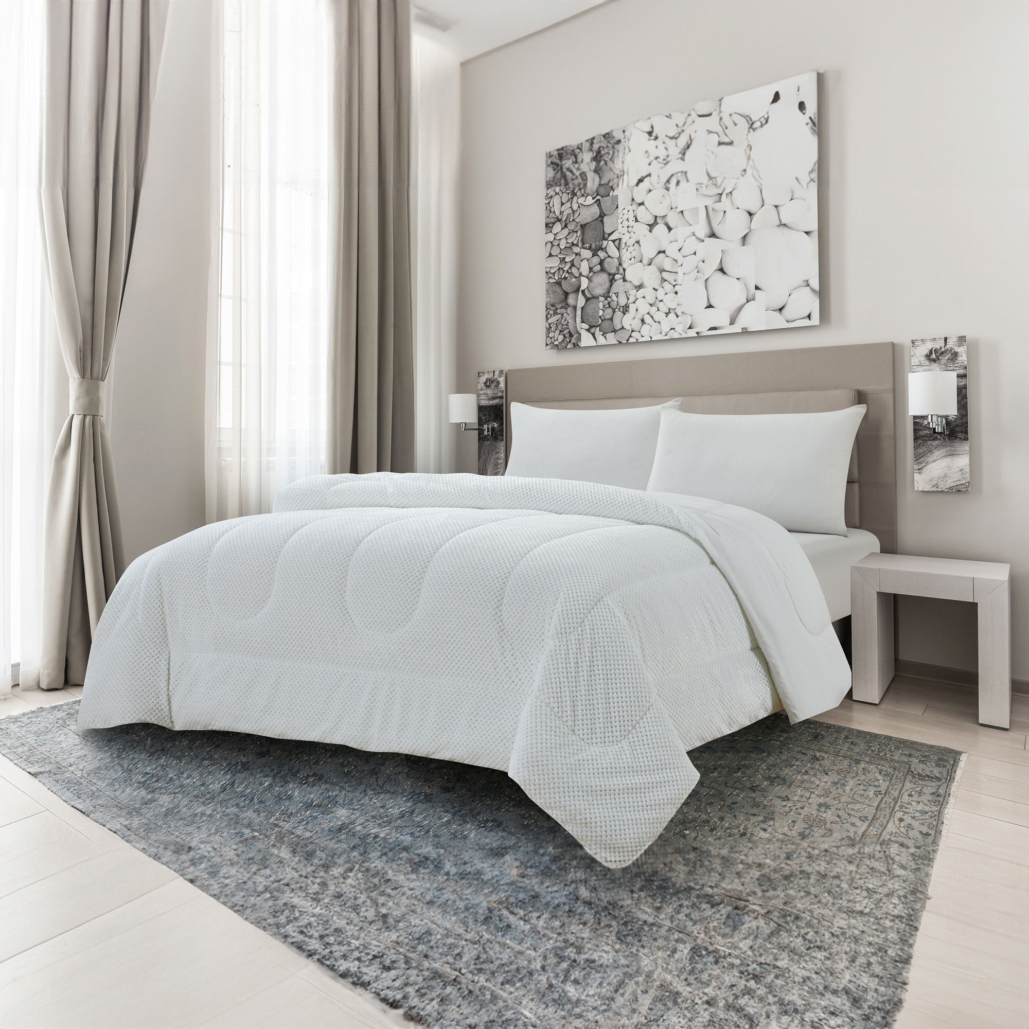 Double/Queen Embossed Flannel Comforter Giant Tiger