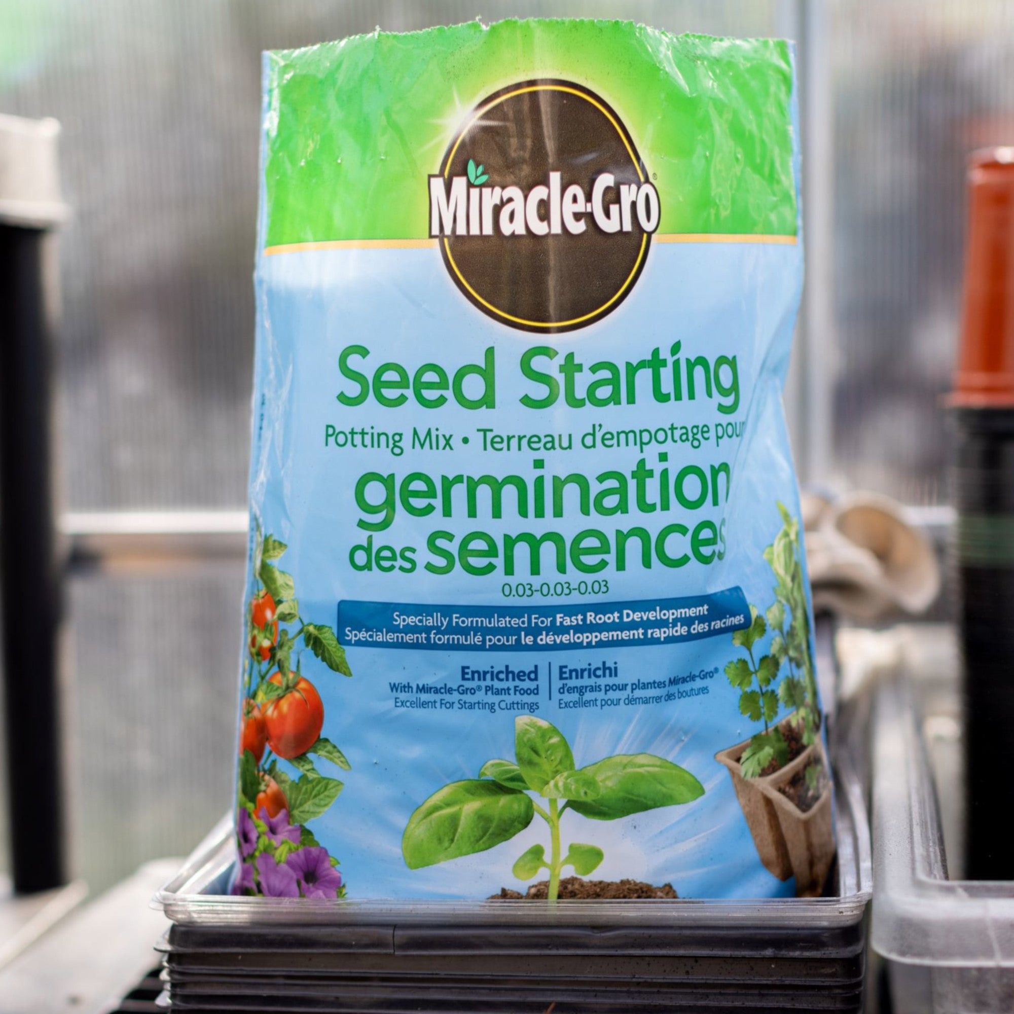 Miracle-Gro Seed Starting Potting Mix, 8.8-L – Giant Tiger