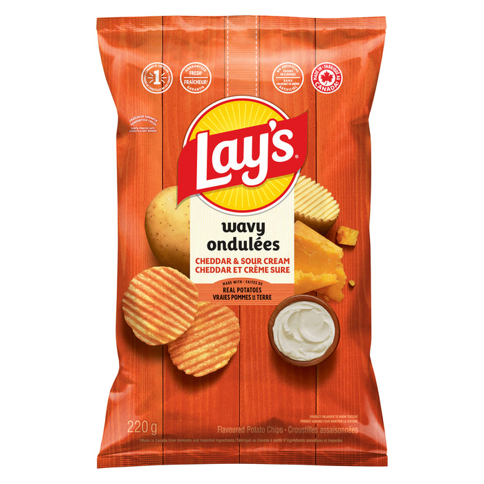Lay's Ondulées Cheddar et crème sure Croustilles, 220 g