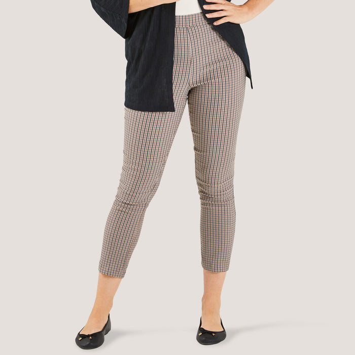 Women's Pull On Capri Pant