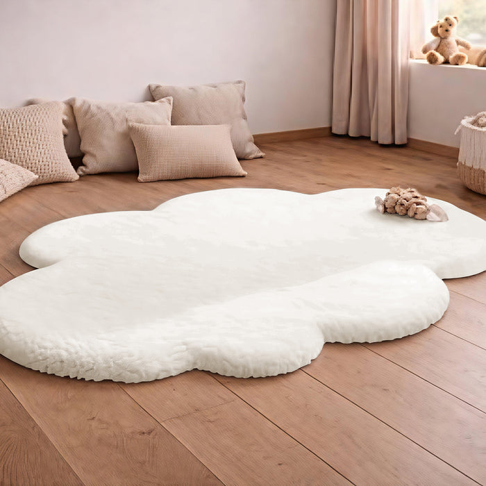 Petit tapis en similifourrure en forme de nuage – 3 pi x 5 pi