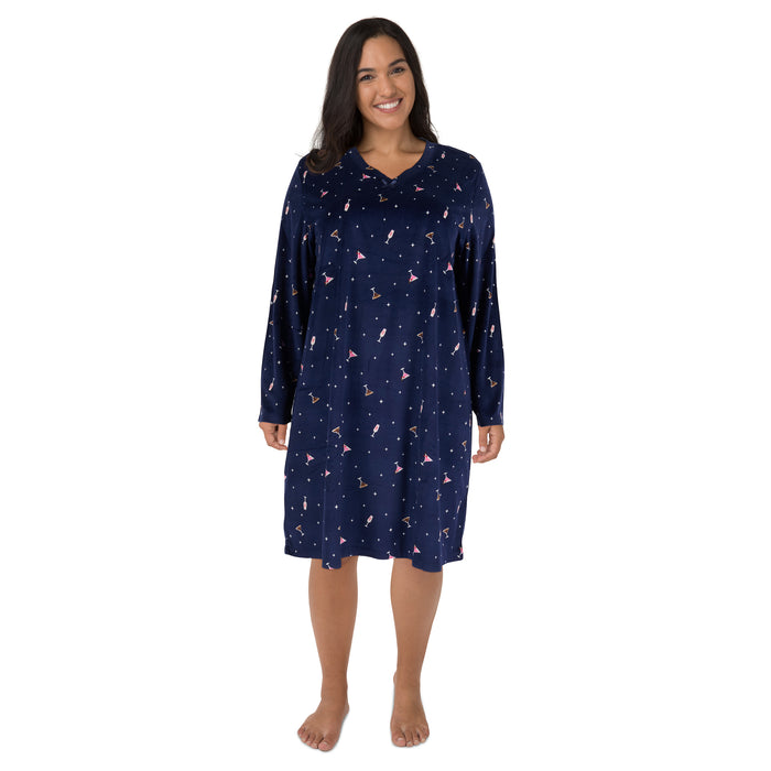 Robe de nuit en velours à col en V Carisma taille plus pour femme