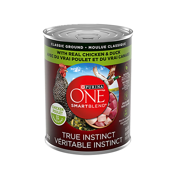 Nourriture humide moulue classique pour chats avec du vrai poulet et du vrai canard Véritable instinct de Purina ONE Smartblend - 368 g