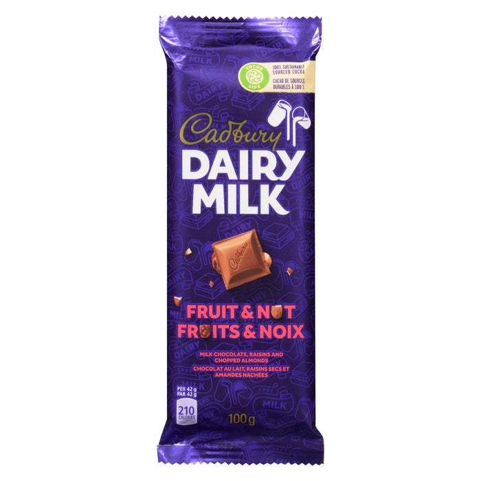 Tablette de chocolat Dairy Milk de Cadbury avec raisins secs, amandes hachées, fruits et noix, 100 g