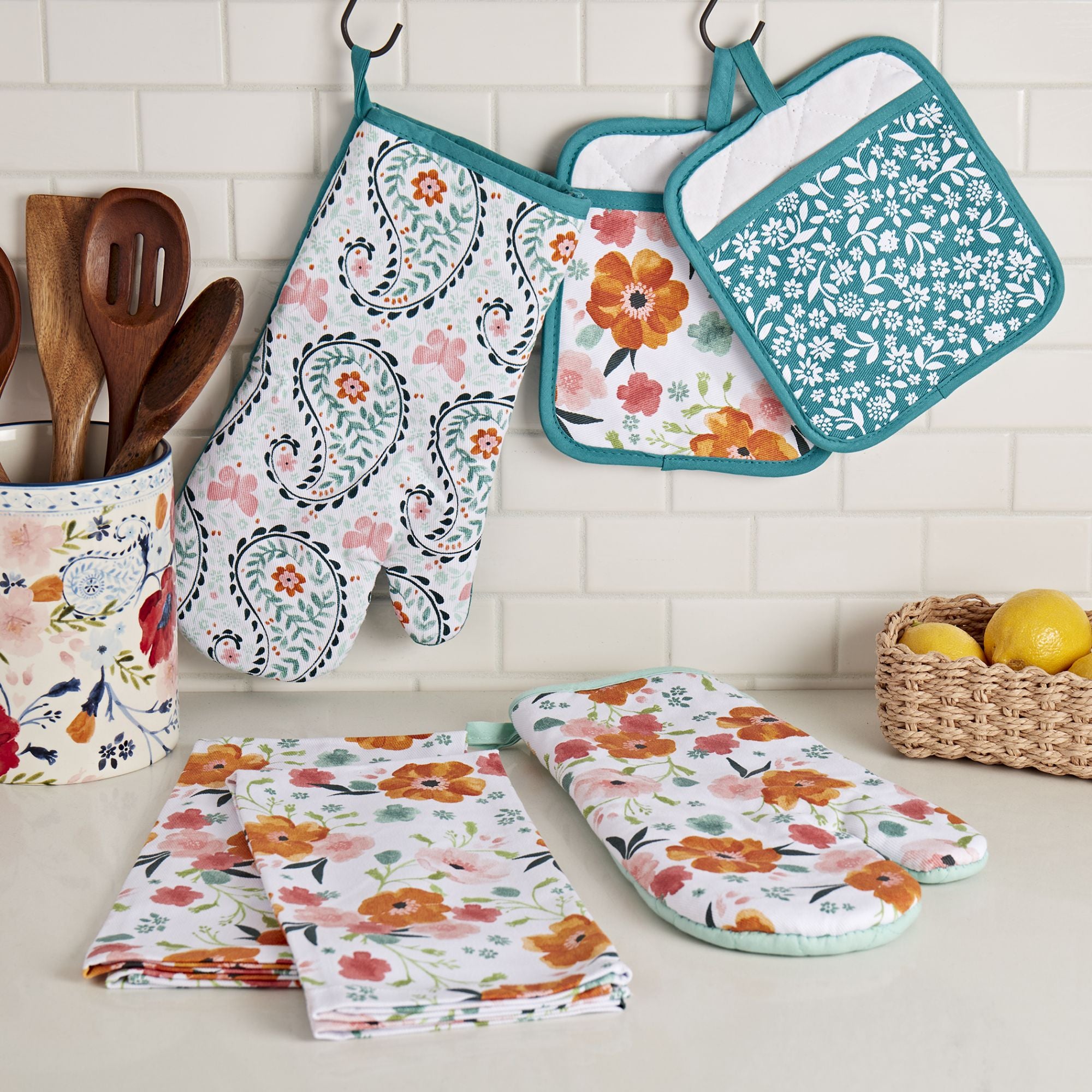Dolly Parton Kitchen Linen Set, 6Piece Giant Tiger